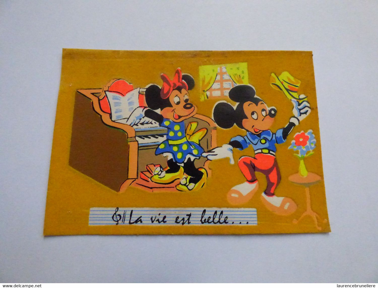 LA VIE EST BELLE - MICKEY ET MINNIE CARTE VELOURS 40e Anniversaire De Mickey - Autres & Non Classés