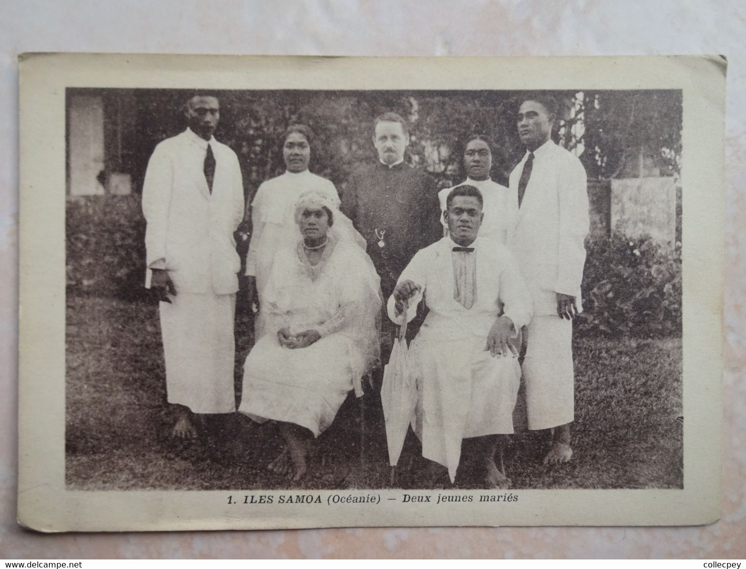 CPA OCEANIE Iles SAMOA Deux Jeunes Mariés - Beau Plan - Samoa