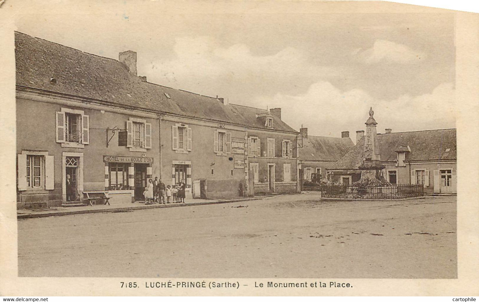 72 - LUCHE PRINGE - Monument Et Place En 1947 - Luche Pringe