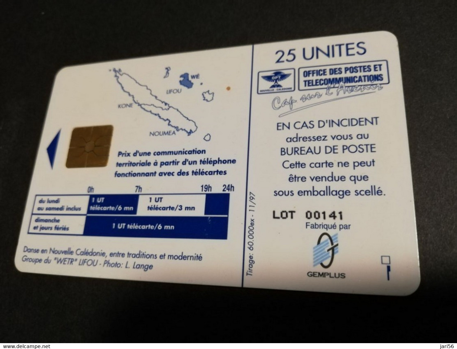 NOUVELLE CALEDONIA  CHIP CARD 25  UNITS  TRADITIONAL DACERS     ** 4175 ** - Nouvelle-Calédonie