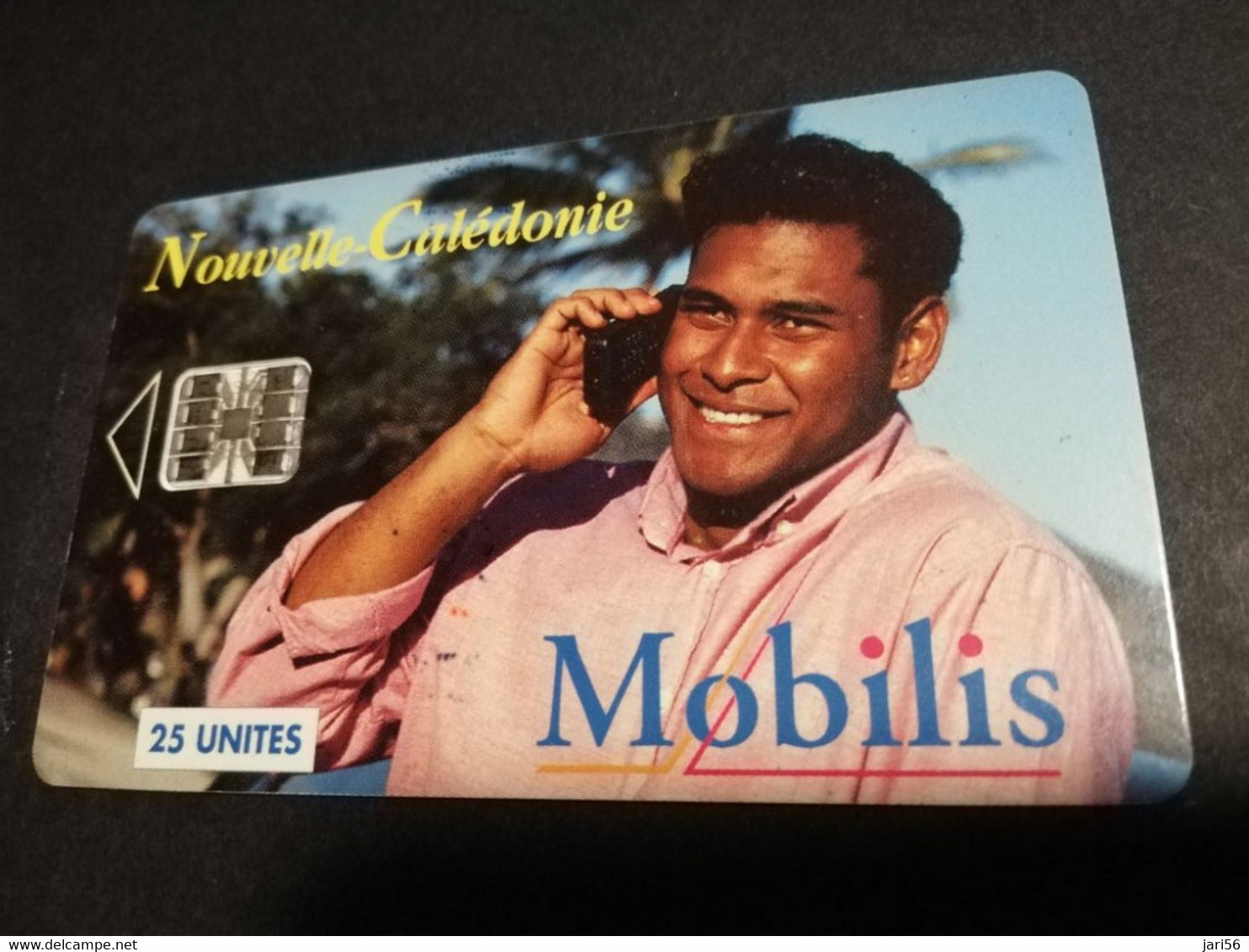 NOUVELLE CALEDONIA  CHIP CARD 25  UNITS  MOBILIS MEN ON PHONE      ** 4178 ** - Neukaledonien