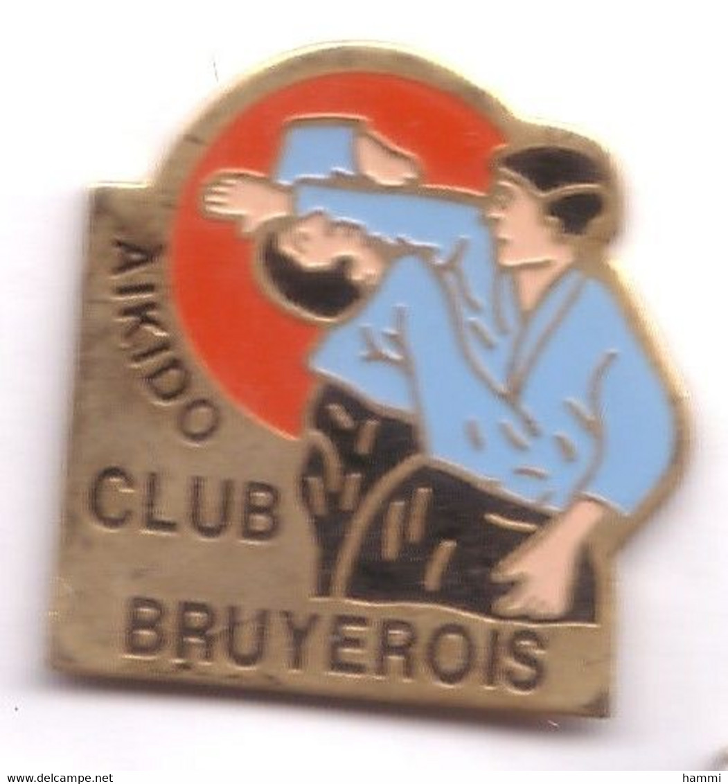 C125 Pin's AÏKIDO Bruyérois Club Bruyères Vosges Ou Bruyères-le-Châtel Achat Immédiat - Judo