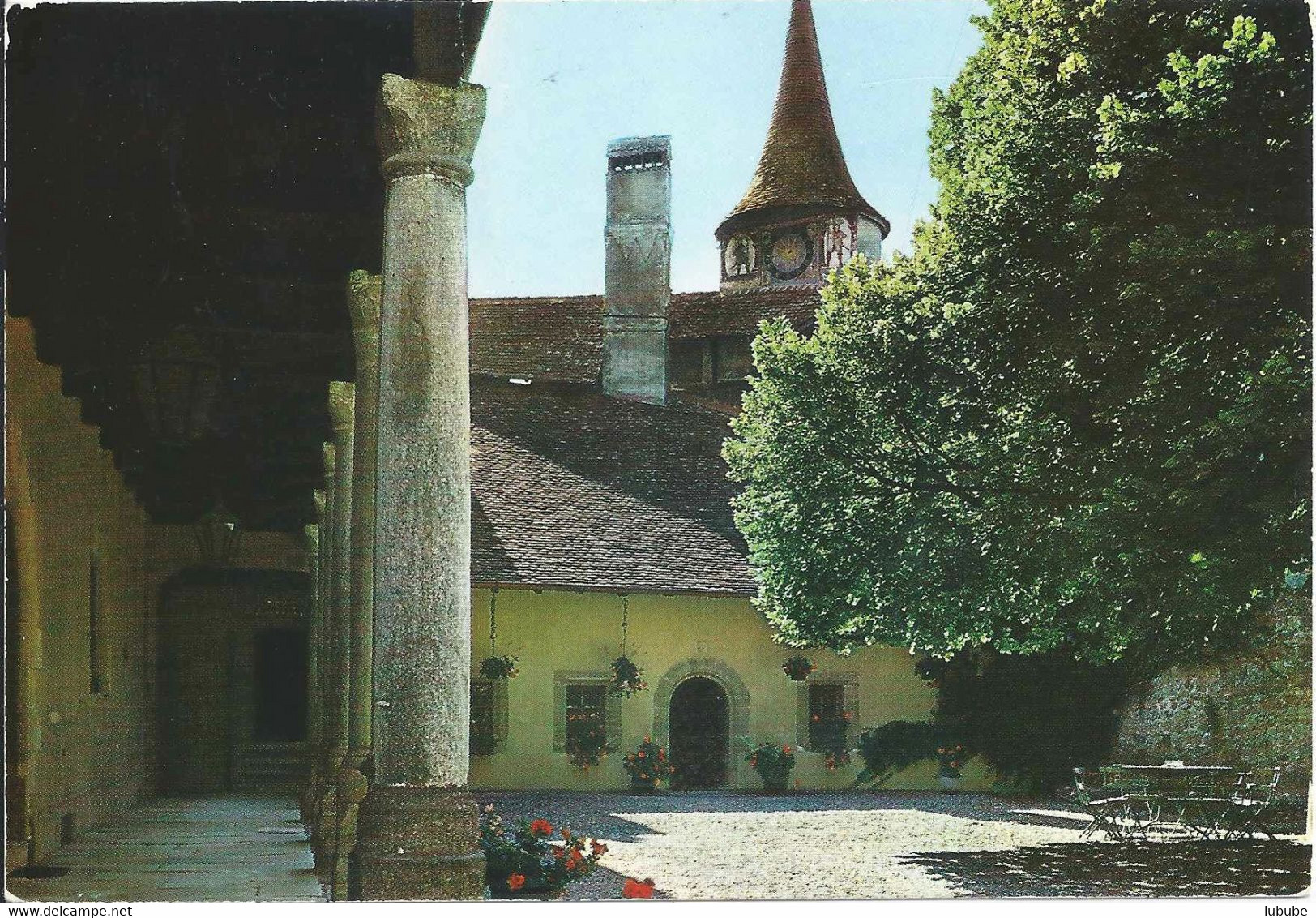 Lucens - La Cour Du Château            Ca. 1970 - Lucens