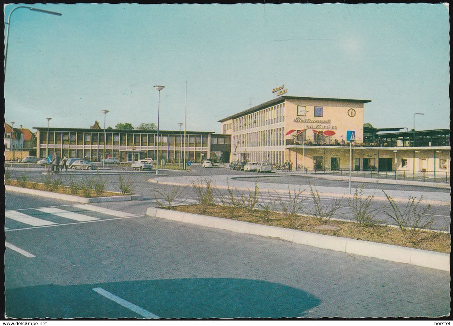 Dänemark - Nykøbing - The Railway Station - Bahnhof - Cars - VW Käfer - DKW - Opel - Danemark