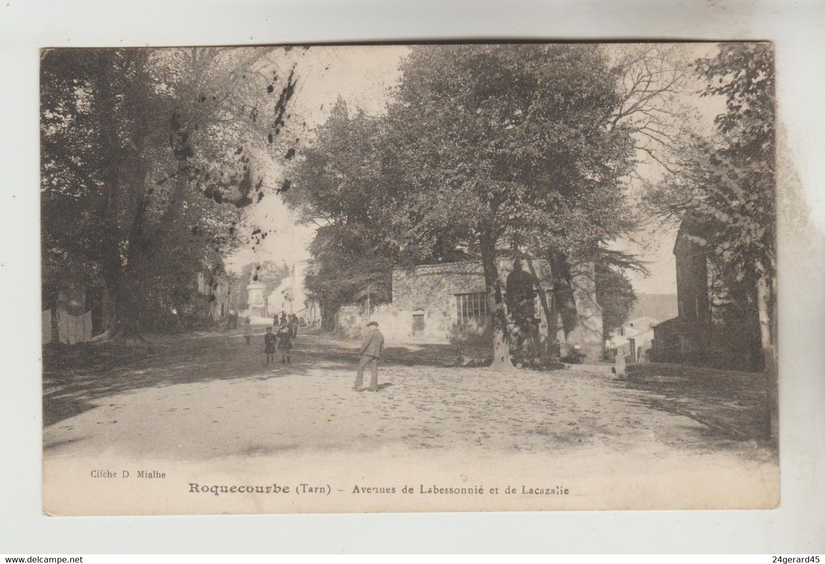 CPA ROQUECOURBE (Tarn) - Avenue De Labessonnie Et Lacazalie - Roquecourbe