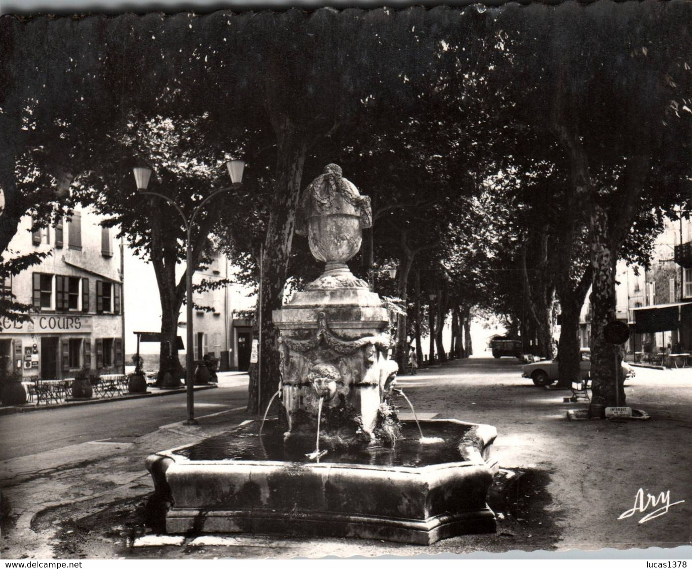 83 / COTIGNAC / FONTAINE DES QUATRE SAISONS / CAFE DU COURS / CIRC 1966 - Cotignac