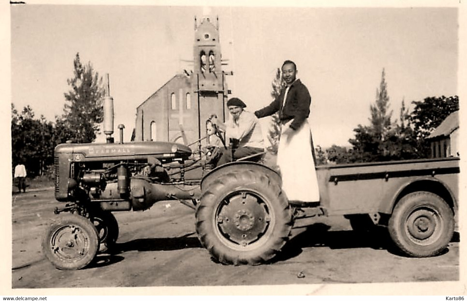 Tracteur Ancien De Marque FARMALL * Tractor * Thème Agricole Agriculture * Madagascar * Photo Ancienne Années 50 - Trattori