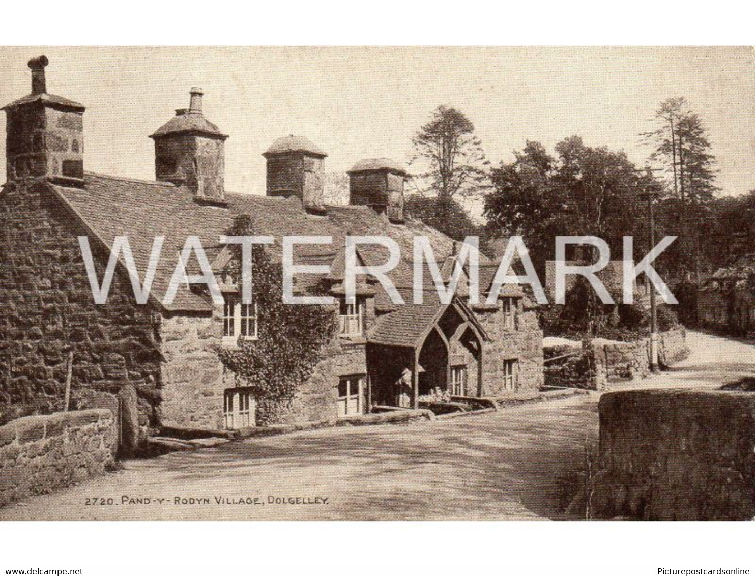 DOLGELLEY PAND-Y-RODYN VILLAGE OLD B/W POSTCARD WALES - Merionethshire