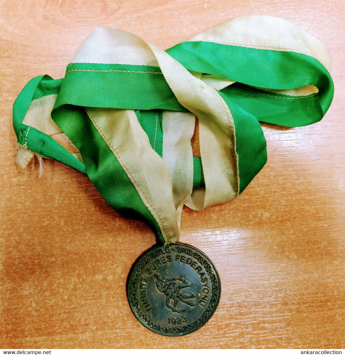 AC - SILVER MEDAL ( SECOND PLACE ) OF 57 KG OF GREKO ROMAN WRESTLING OF TURKISH CHAMPIONSHIP 24 - 25 FEBRUARY 1972 MEDA - Kleding, Souvenirs & Andere