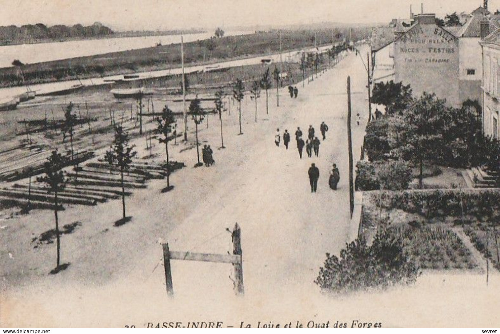 BASSE-INDRE    - La Lire Et Le Quai Des Forges - Basse-Indre