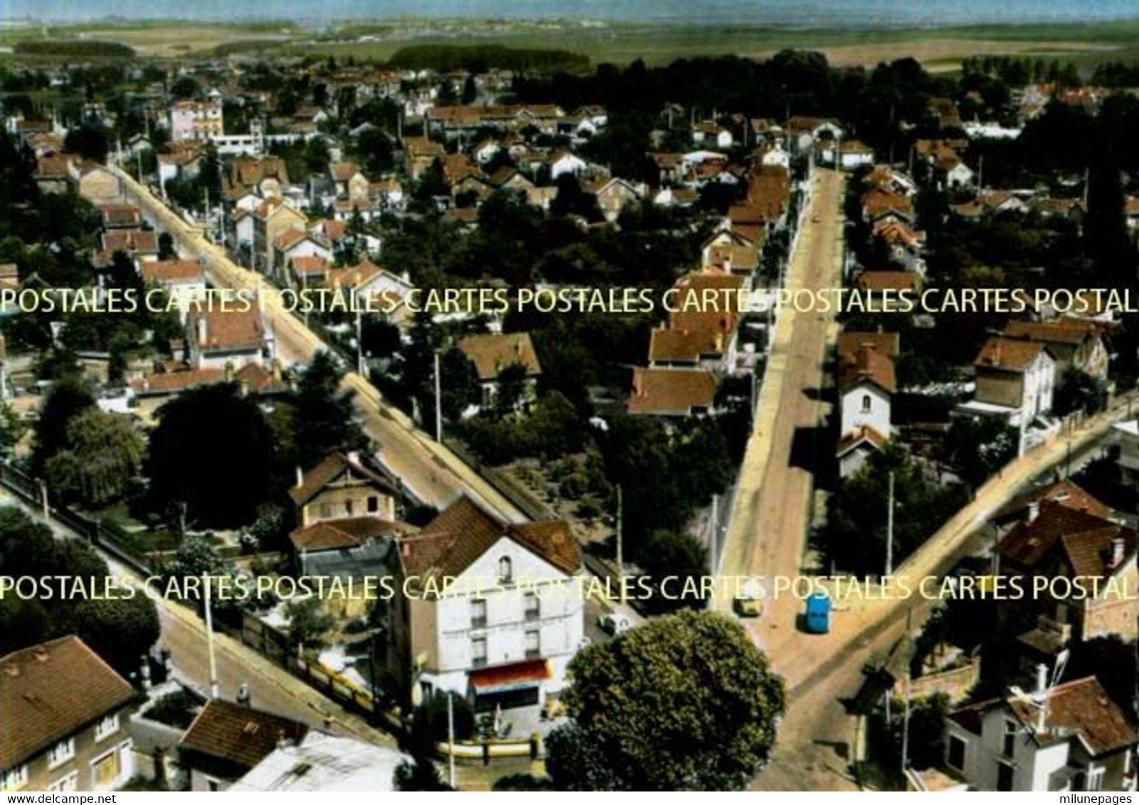 95 VAL D'OISE La Place De La Libération D'EZANVILLE Vue D'Avion Cpsm Grand Format Dentelé - Ezanville