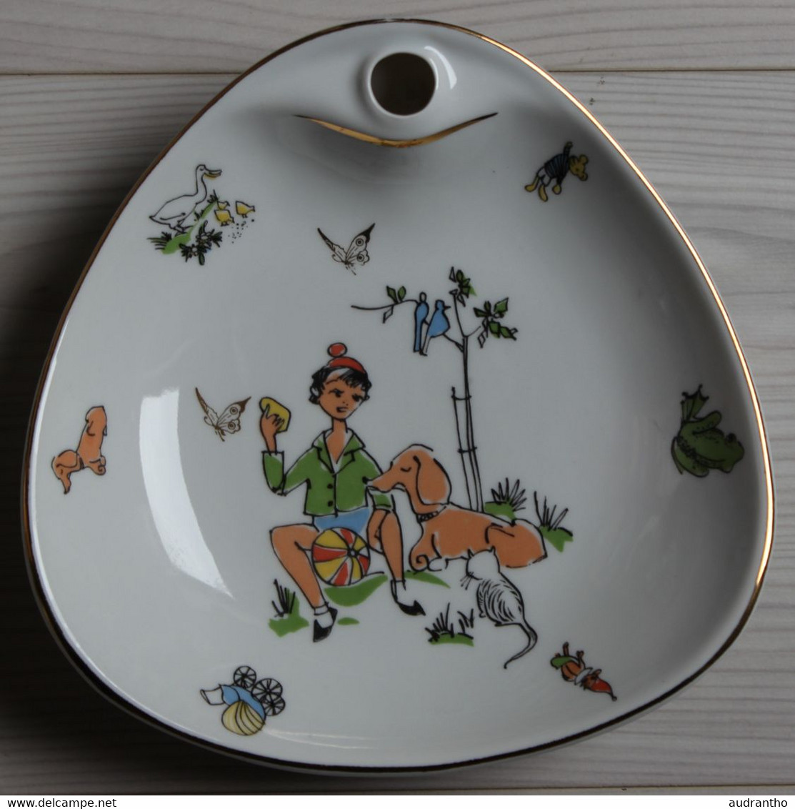 Belle Assiette Ancienne à Bouillie Pour Enfants En Porcelaine De Limoges Signée R. Leclair Années 50 Chien Enfant - Plates