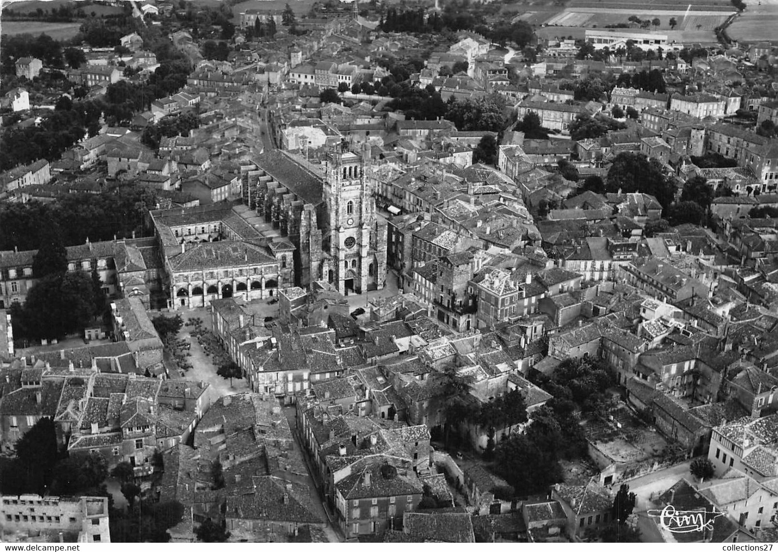 32-CONDOM- VUE GENERALE AERIENNE ET LA CATHEDRALE - Condom