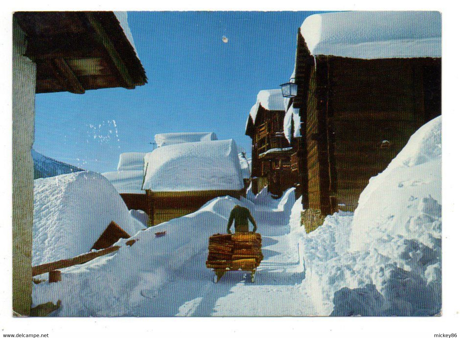 Suisse --VS -- CHANDOLIN -1977--Hiver à Chandolin , Val D'Anniviers (petite Animation)......trou De Punaise.....à Saisir - Chandolin