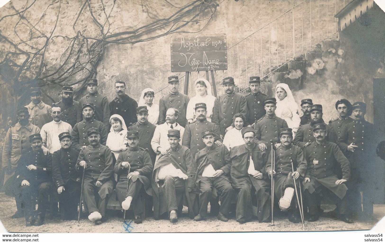 Carte-Photo : Portrait Militaires - Hôpital Militaire N°119bis à TOURNON (Rhône) (BP) - Guerra, Militari