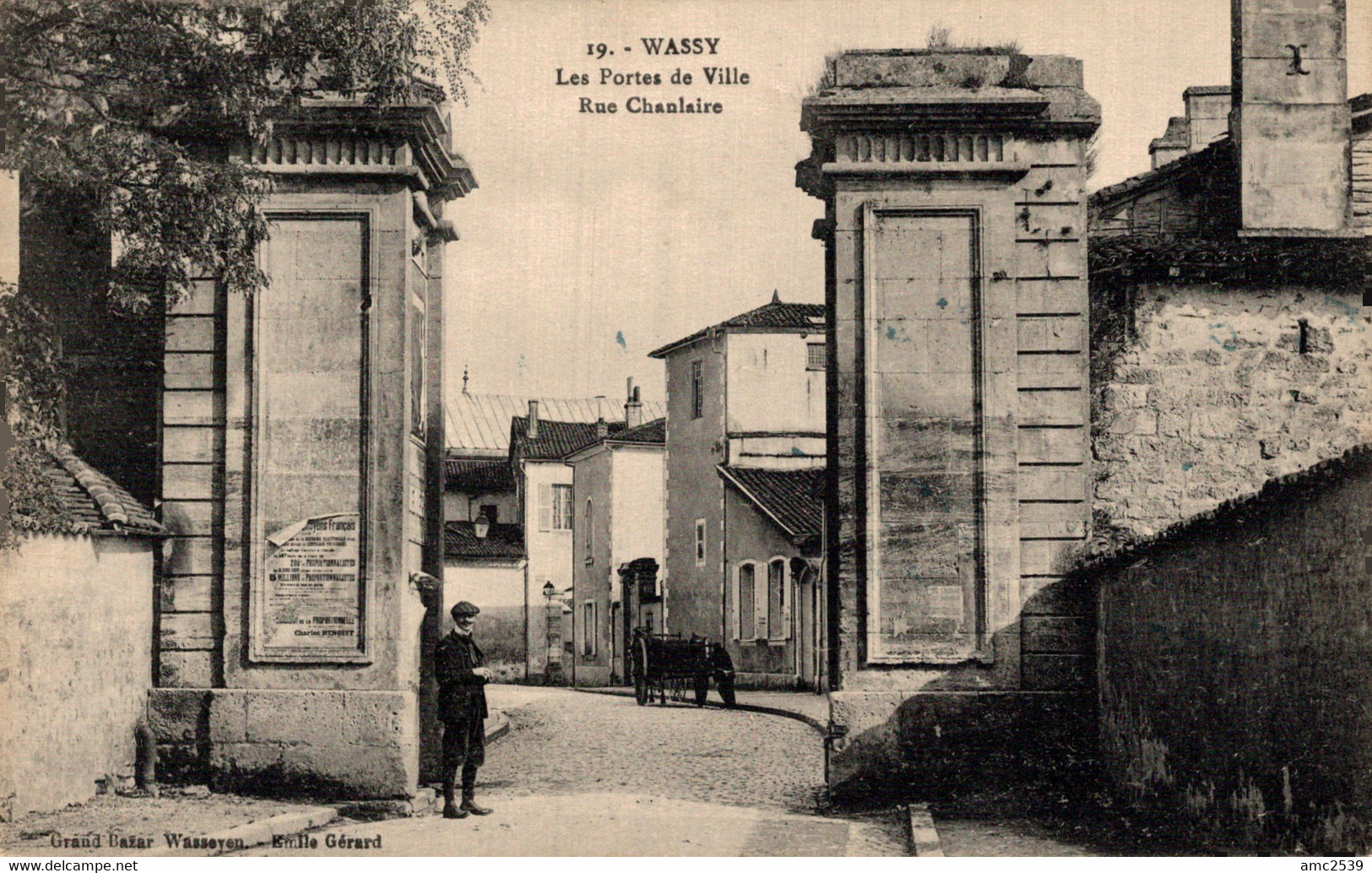 52 WASSY  Les Portes De Ville  Rue Chanlaire - Wassy