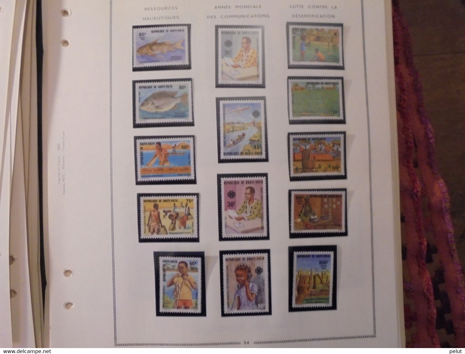 ensemble très complet lot timbres et blocs Haute-Volta (56 photos)
