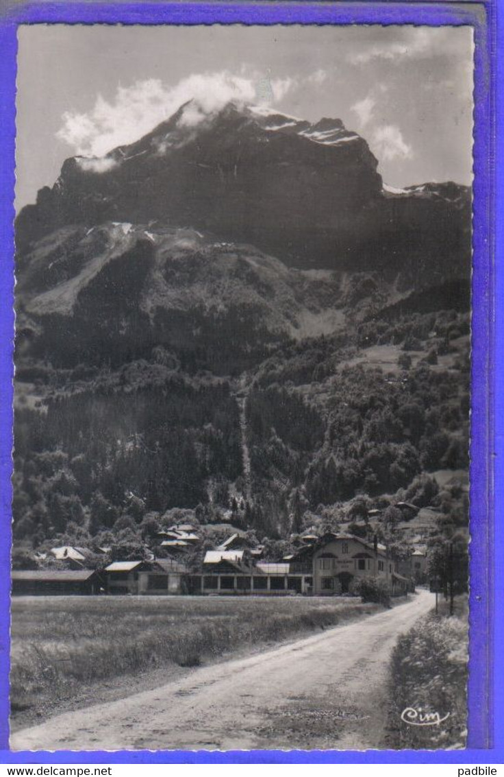 Carte Postale 74. Magland  Gravin Et Le Pic D'Areu  Très Beau Plan - Magland