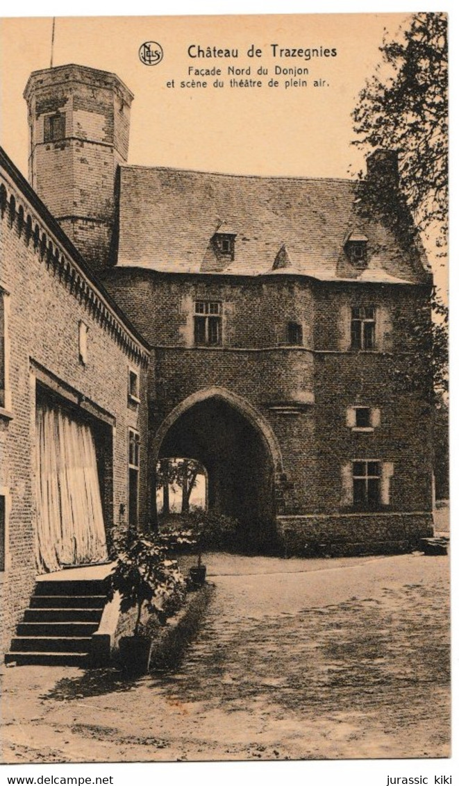 Château De Trazegnies - Façade Nord Du Donjon Et Scène Du Théâtre De Plein Air. - Courcelles