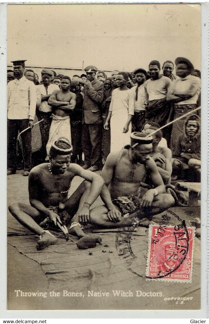 SOUTHERN  RHODESIA - Zimbabwe -Throwing The Bones, Native Witch Doctors - Carte Photo - Zimbabwe