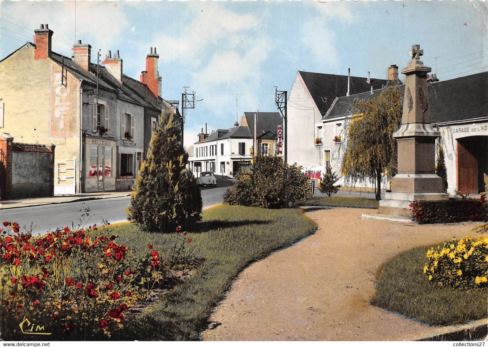 45-ARTENAY- PLACE DU MONUMENT - Artenay