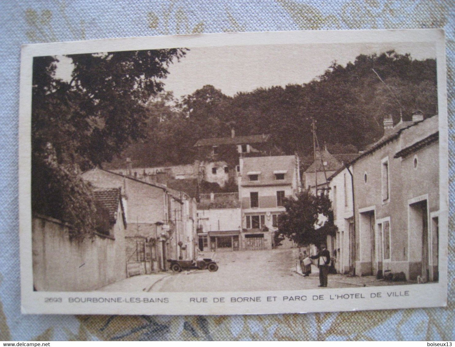 CPA. BOURBONNE-LES-BAINS. Rue De Borne Et Parc De L'Hôtel De Ville - Bourbonne Les Bains