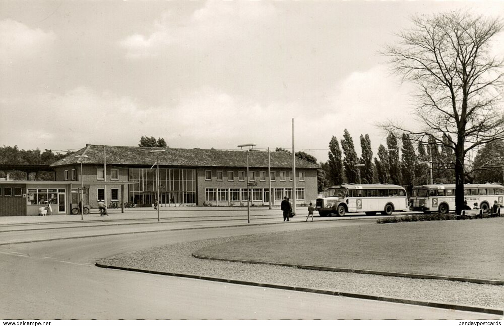 DINSLAKEN, Bahnhof, Bus (1960) AK - Dinslaken