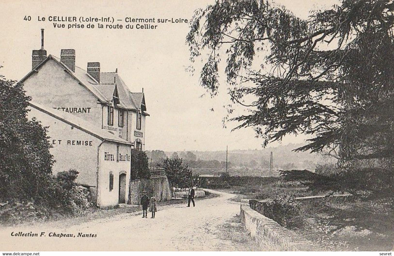 LE CELLIER. - Vue Prise De La Route Du Cellier. Hôtel BELLEVUE 1er Plan - Le Cellier