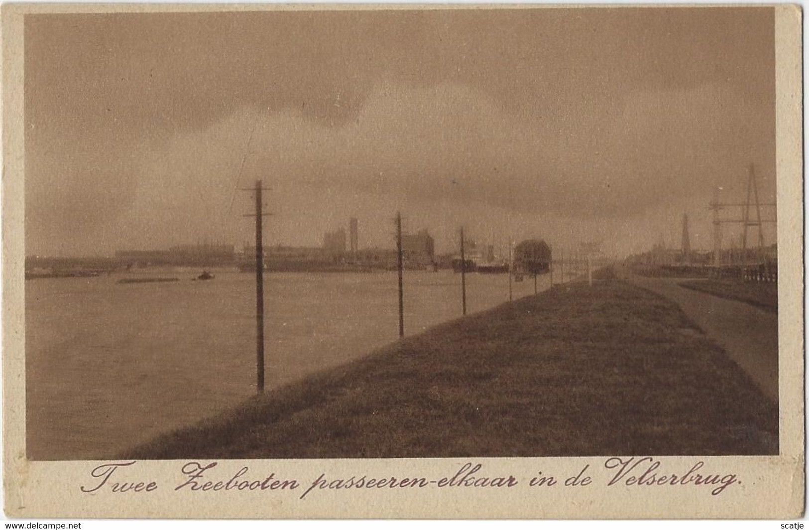 Velserbrug   -   Twee Zeeboten Passeeren-elkaar In De ...   1994 - Beverwijk