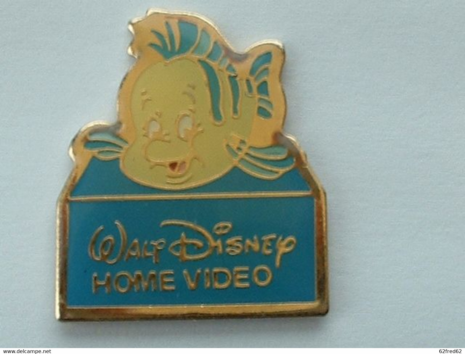 PIN'S WALT DISNEY HOME VIDEO - POISSON - Disney