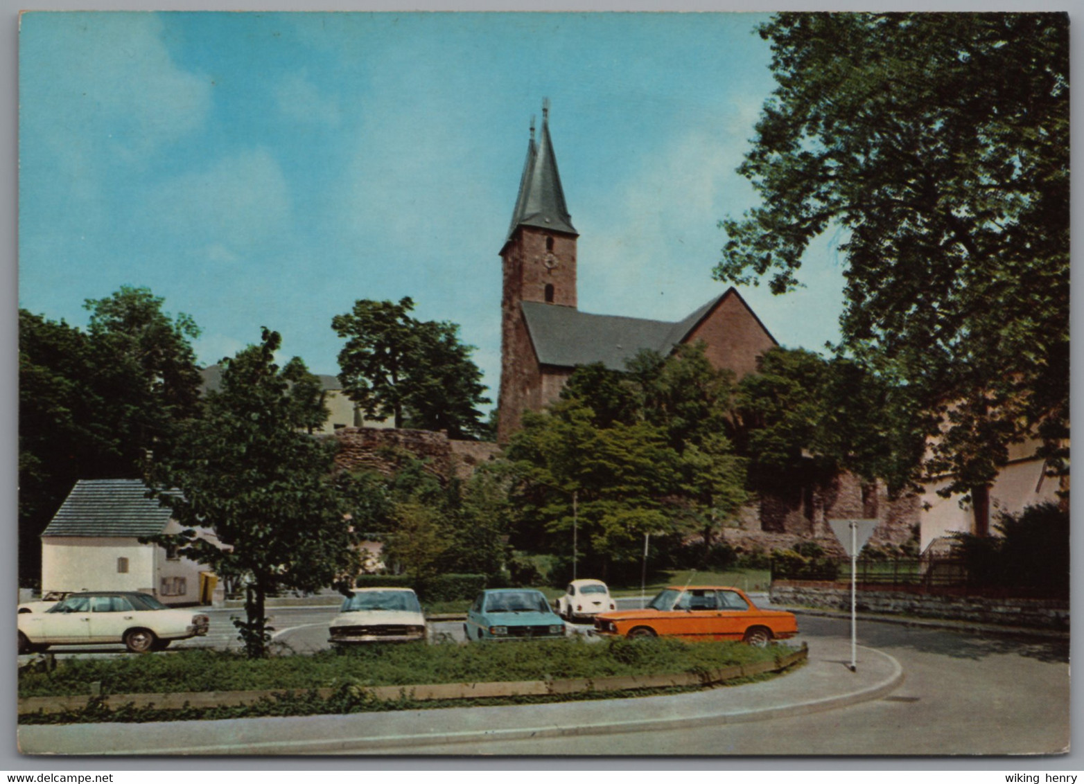 Iserlohn - Altstadt Mit Stadtkirche Und Stadtmauer 1   Mit VW Käfer BMW 02 Audi 100 Opel Commodore A - Iserlohn