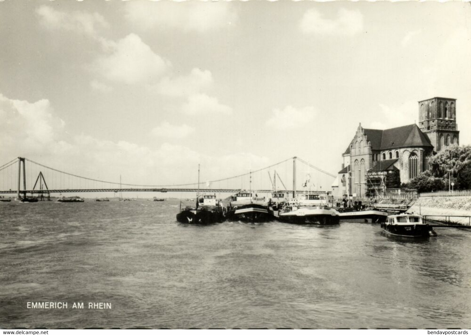 EMMERICH Am Rhein, Boote Und Brücke Im Hintergrund (1970s) AK - Emmerich