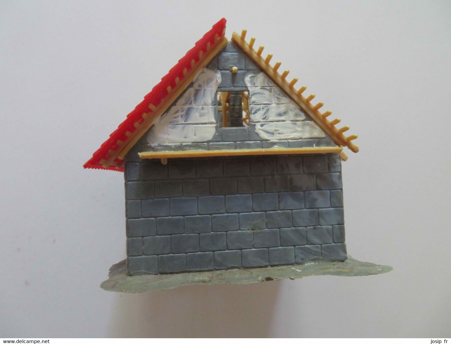 MODELISME FERROVIAIRE: MAQUETTE MAISON EN CONSTRUCTION (FORMAT HO) - Décors