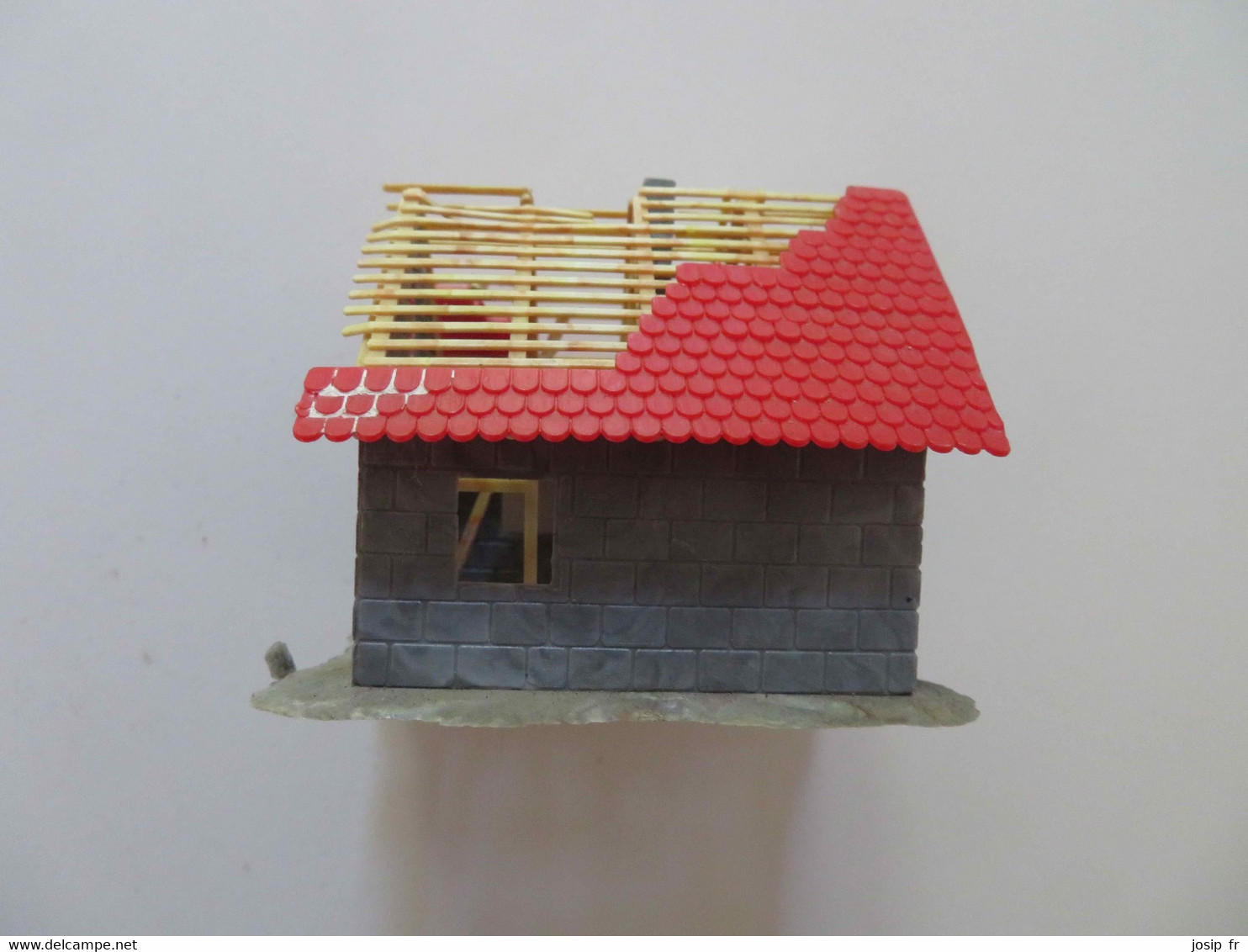 MODELISME FERROVIAIRE: MAQUETTE MAISON EN CONSTRUCTION (FORMAT HO) - Decoración