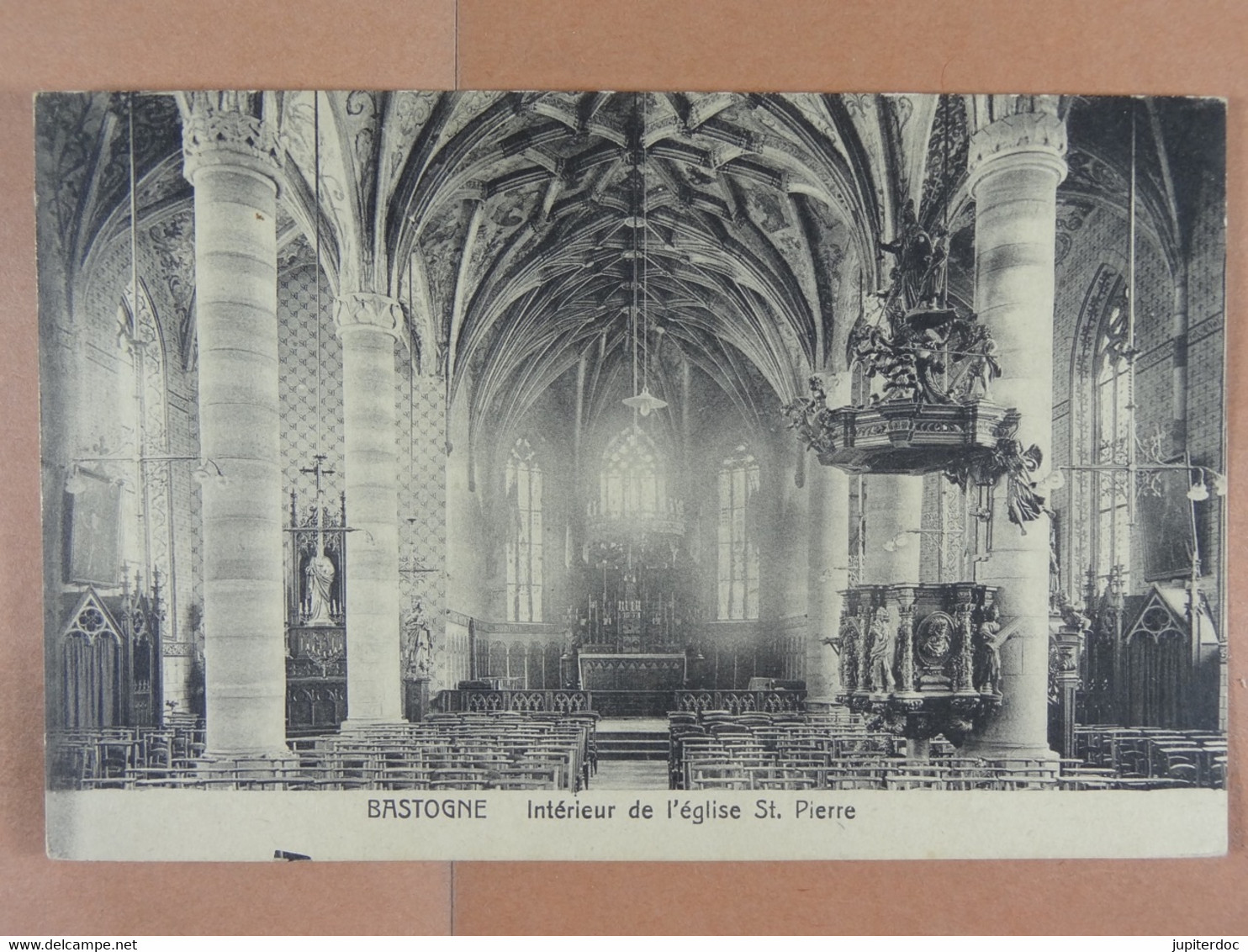 Bastogne Intérieur De L'église St.Pierre - Bastogne