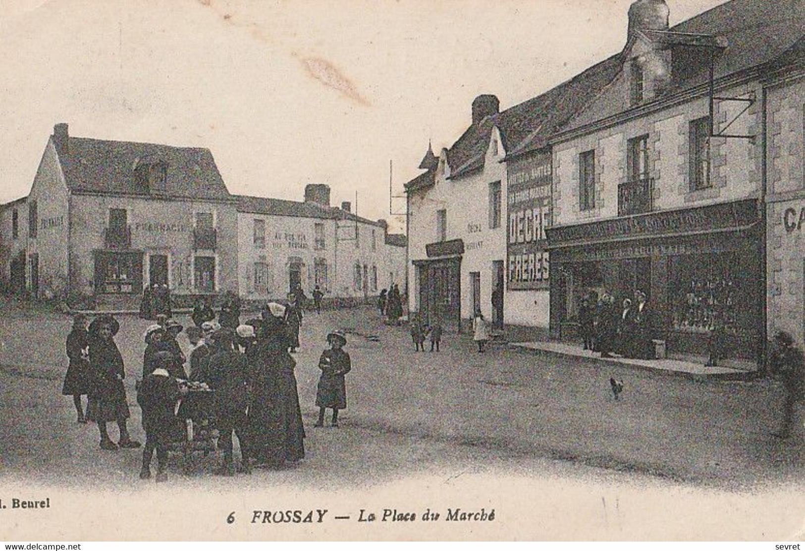 FROSSAY  - La Place Du Marché. - Frossay