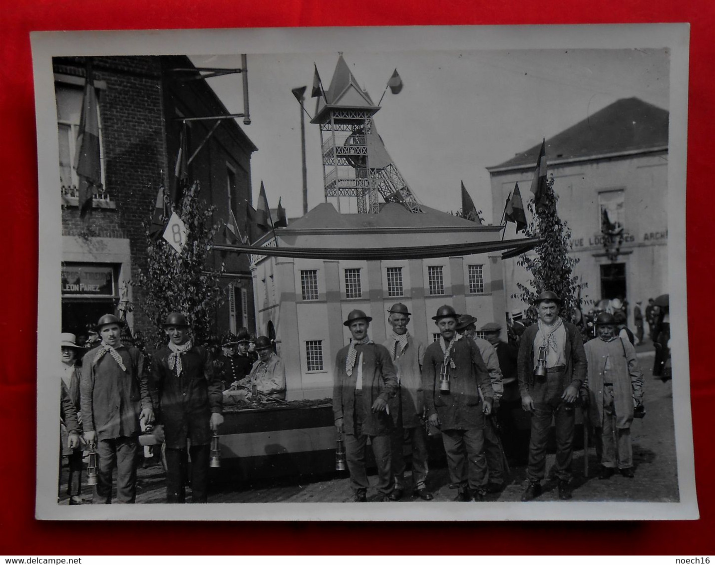 Photo - Houdeng-Aimeries - 30 Août 1930 / Char Allégorique De L'industrie Houillère/ Mineurs - Métiers