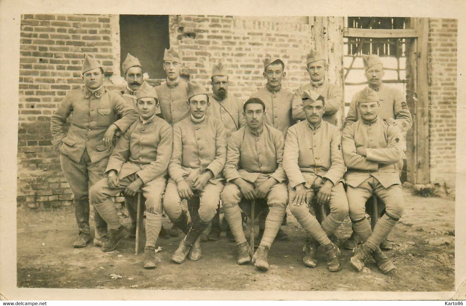 Ville Sur Tourbe * Carte Photo Militaire * En Champagne En 1917 * Soldats Militaires Régiment Militaria - Ville-sur-Tourbe