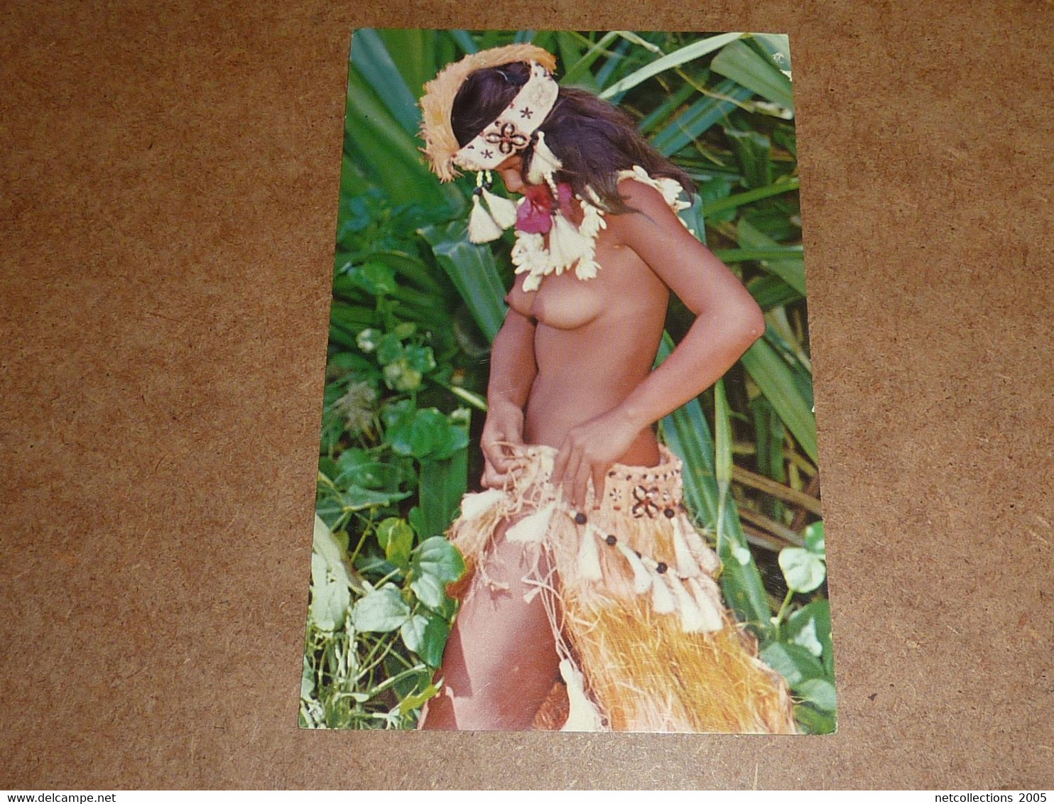 ESSAYAGE DE COSTUMES DE DANSE - TAHITI PERLE DES MERS DU SUD (CR) - Polinesia Francese