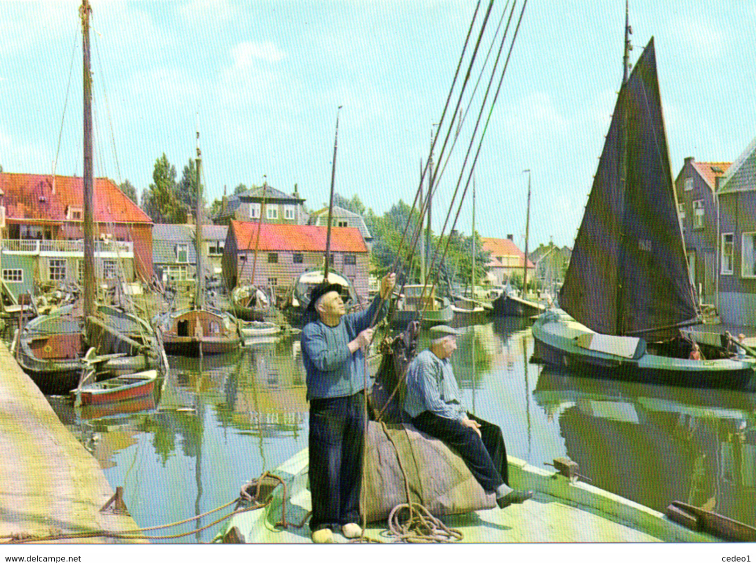 SPAKENBURG  HAVEN  MET SCHEEPSWERF - Spakenburg