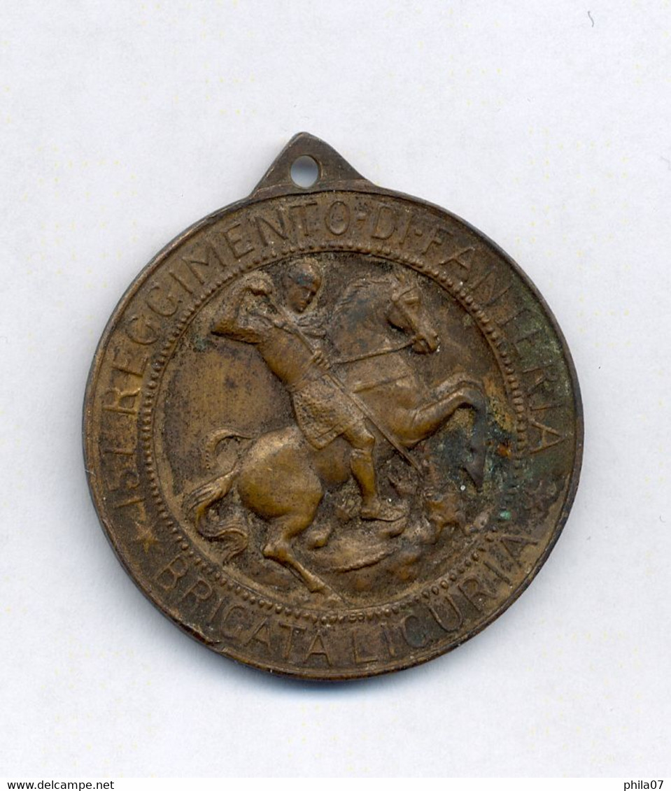 ITALY, Brigata Liguria, Regimento Di Fanteria, Old Medal, 33 Mm. - Autres & Non Classés