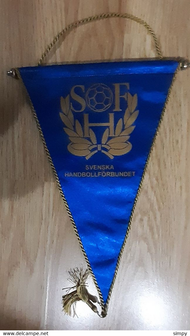 Captain Pennant Handball Federation Of SWEDEN 18x30cm - Handball