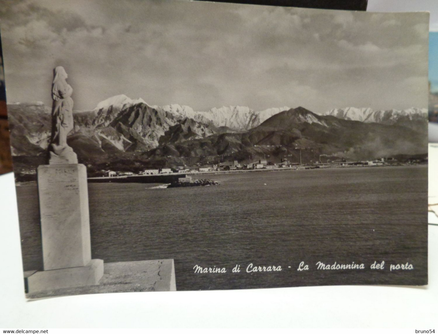 Cartolina  Marina Di Carrara   Frazione Del Comune Di Carrara La Madonnina Del Porto 1961 Alpi Apuane Sullo Sfondo - Carrara