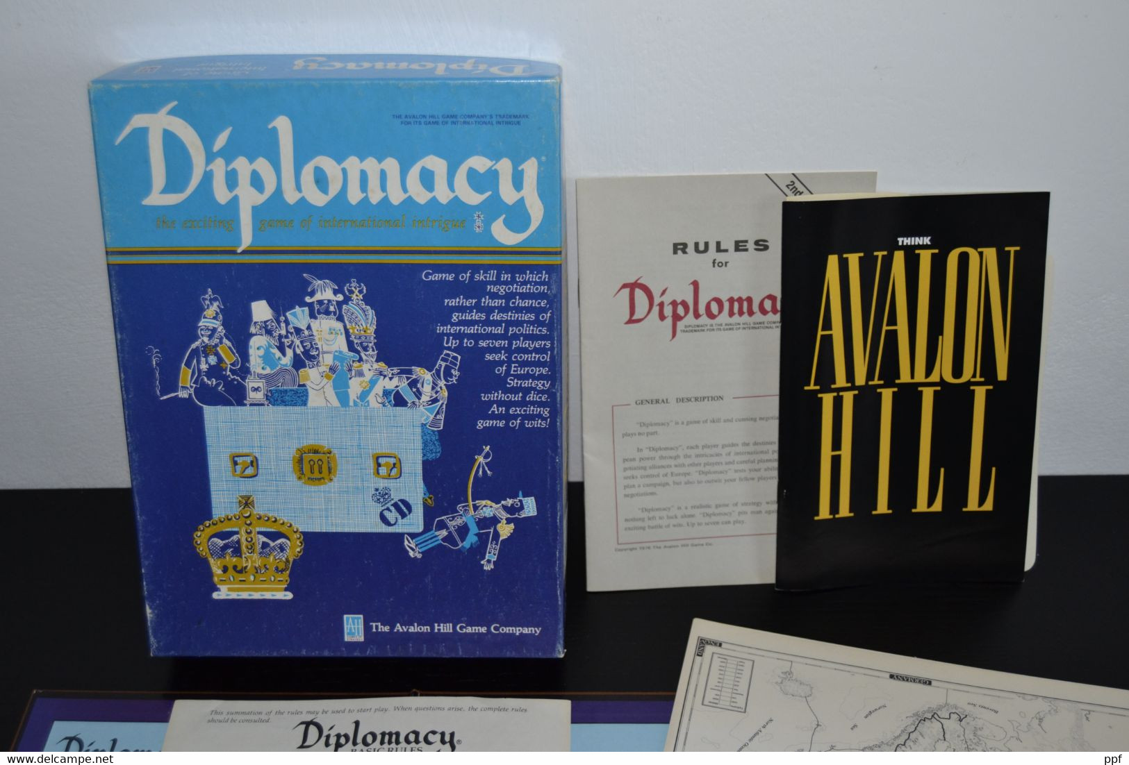 Rare strategy board game "Diplomacy" come in and see the pictures.