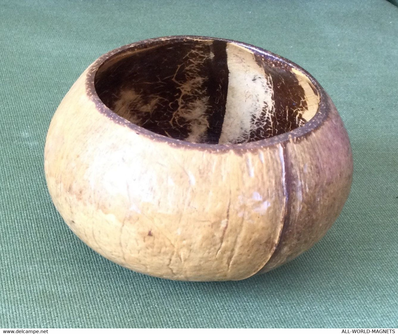 Handmade Decorative Coconut Bowl From Seychelles - Schalen Und Tabletts