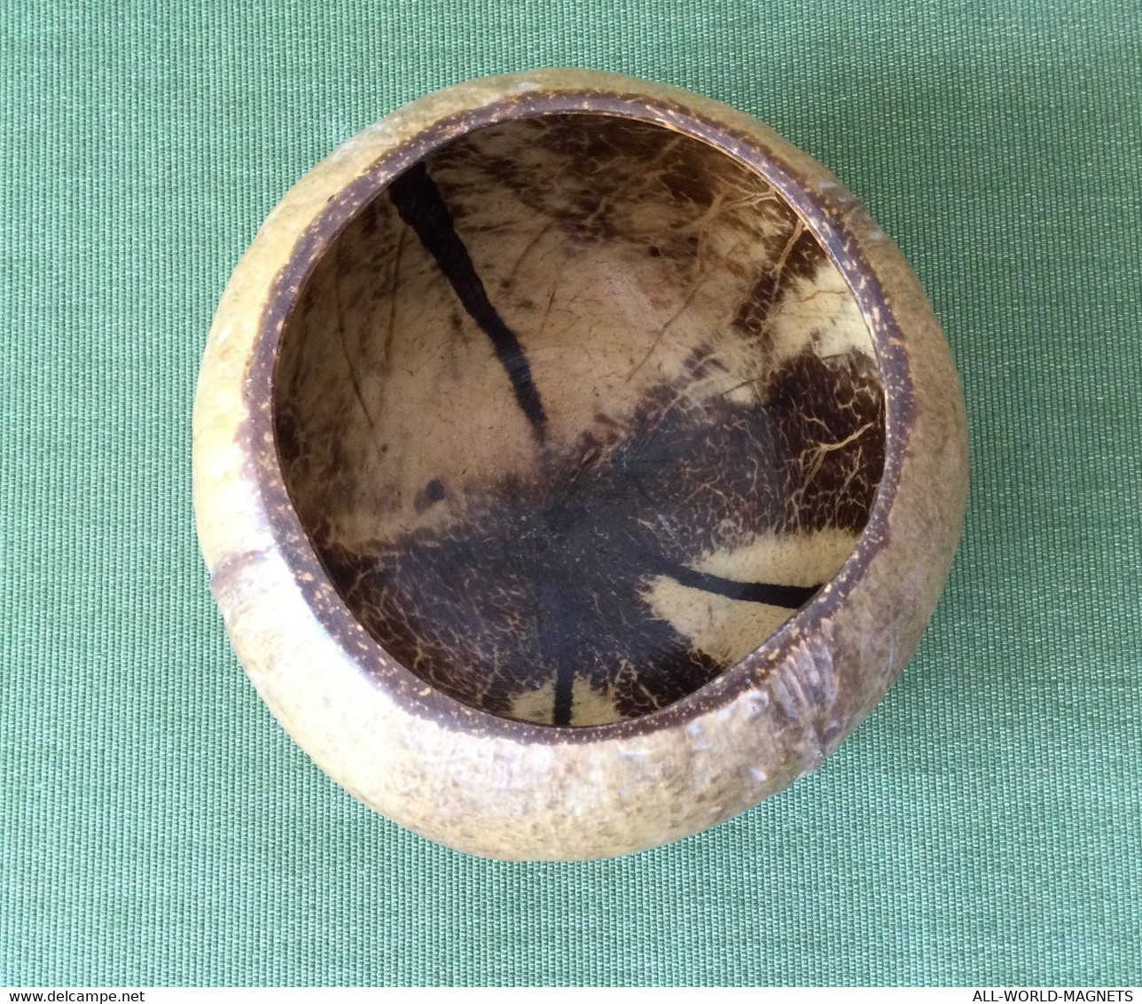 Handmade Decorative Coconut Bowl From Seychelles - Dishes