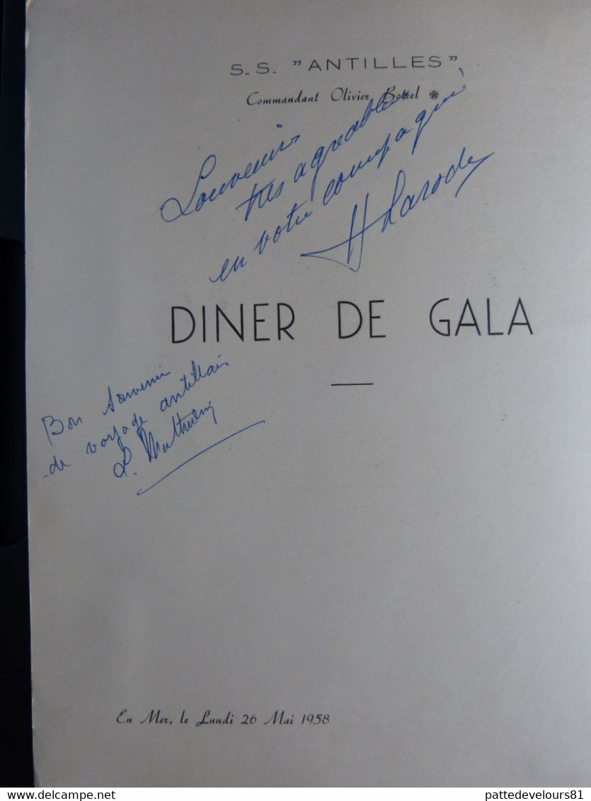 Menu 21 X 27 Compagnie Générale Transatlantique French Line S.S. "Antilles" Diner De Gala Mai 1958 "Versailles"  4 Scans - Menus