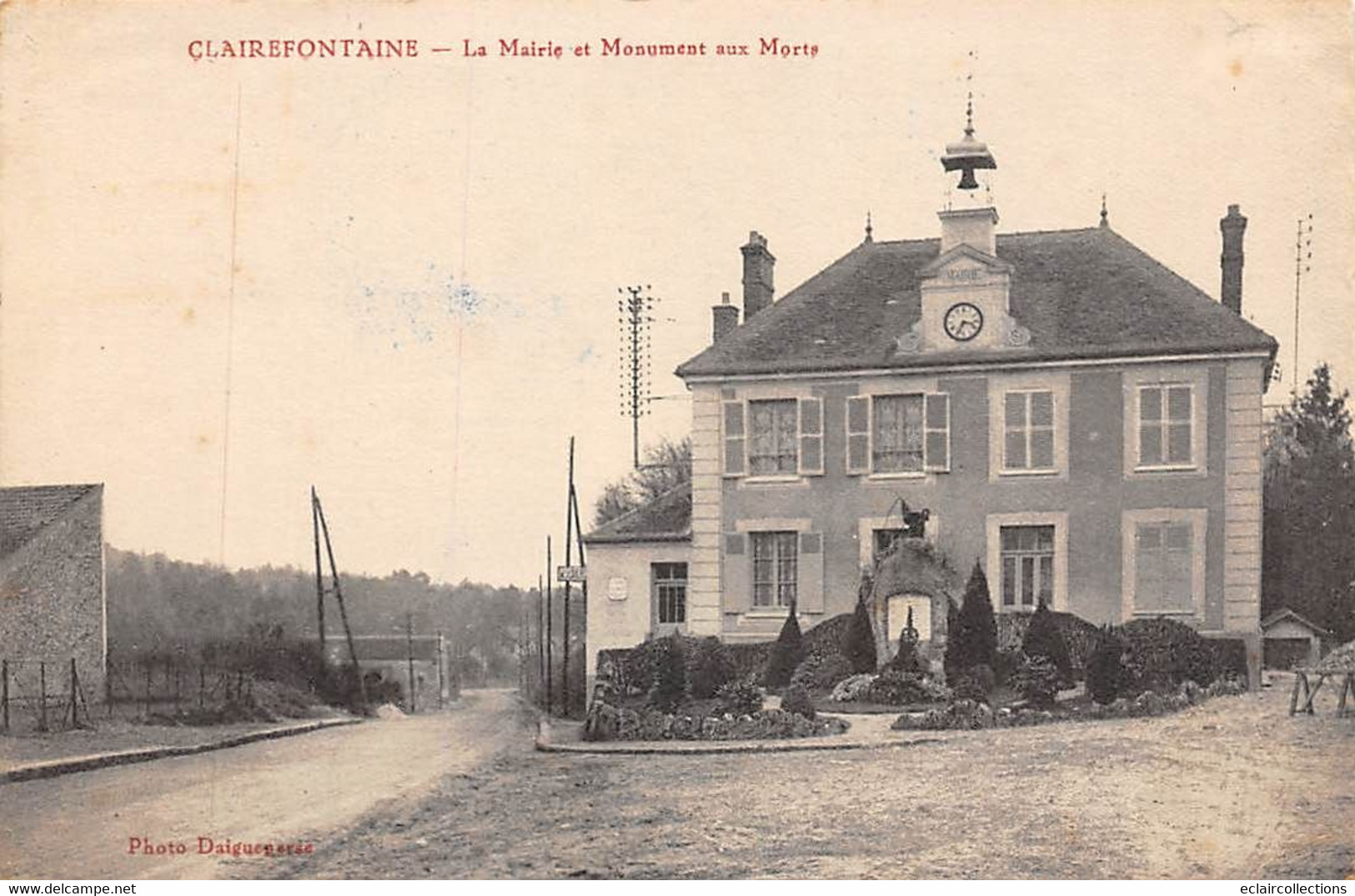 Clairefontaine       78           La Mairie Et Le Monument Aux Morts     (voir Scan) - Sonstige & Ohne Zuordnung