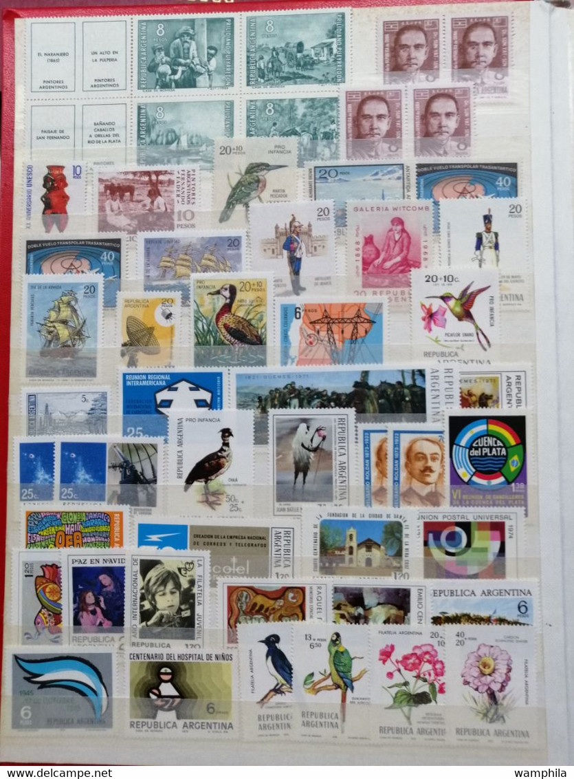 Argentine Une Collection Dans Un Classeur Timbres Neufs** 1930/2008 Cote 930€ - Collections, Lots & Series