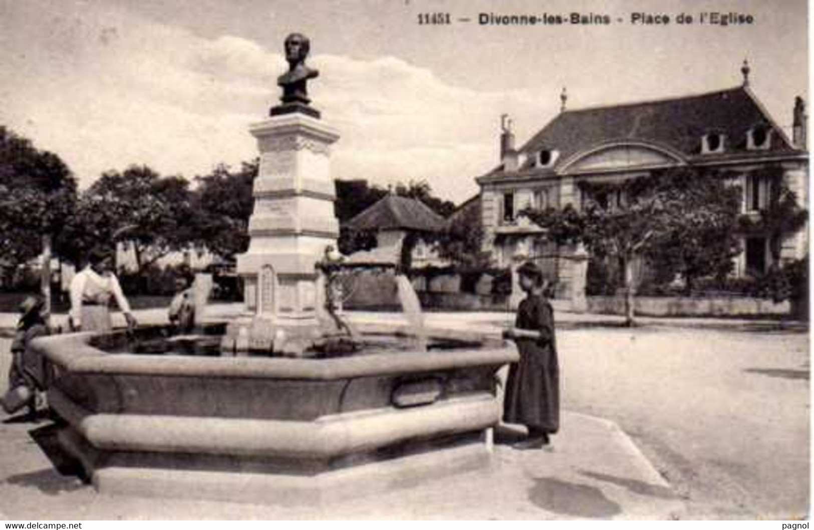 01 : Divonne-les-Bains : Place De L'Eglise - Divonne Les Bains
